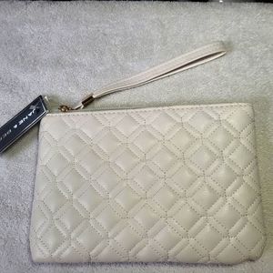 JANE & BERRY wristlet